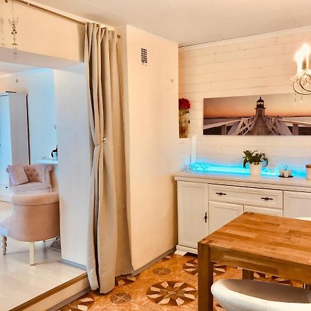 Cozy City Studio Apartment Free Parking Tallinn Bagian luar foto