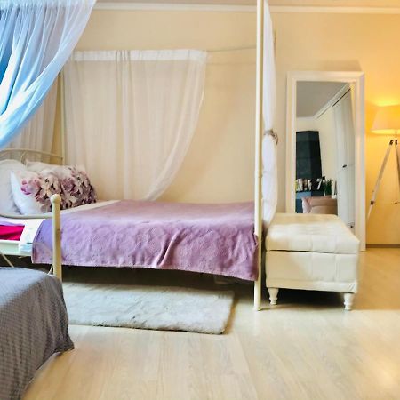 Cozy City Studio Apartment Free Parking Tallinn Bagian luar foto