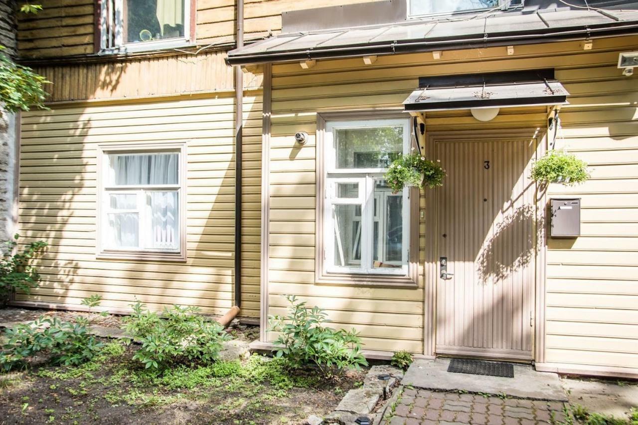Cozy City Studio Apartment Free Parking Tallinn Bagian luar foto